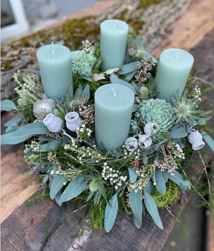 SCHLICHTER ADVENTSKRANZ AUS TANNE, EUKALYPTUS UND KIEFER