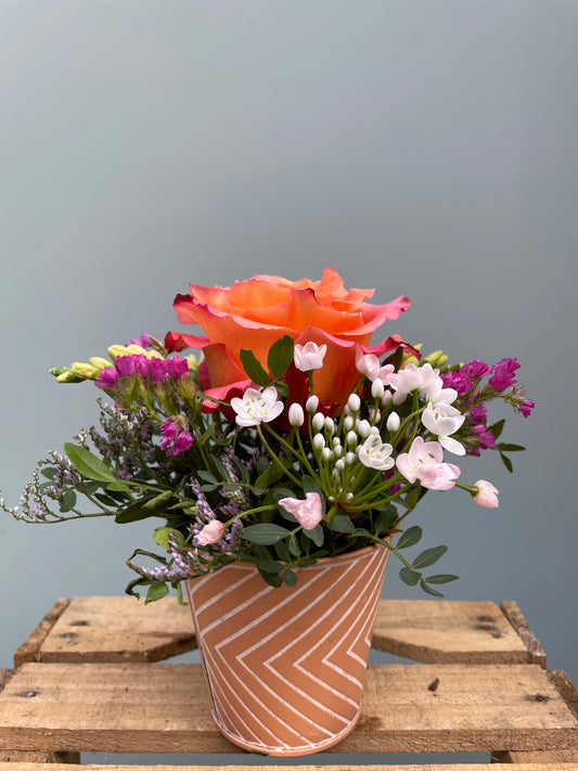 Blumengesteck Orange klein