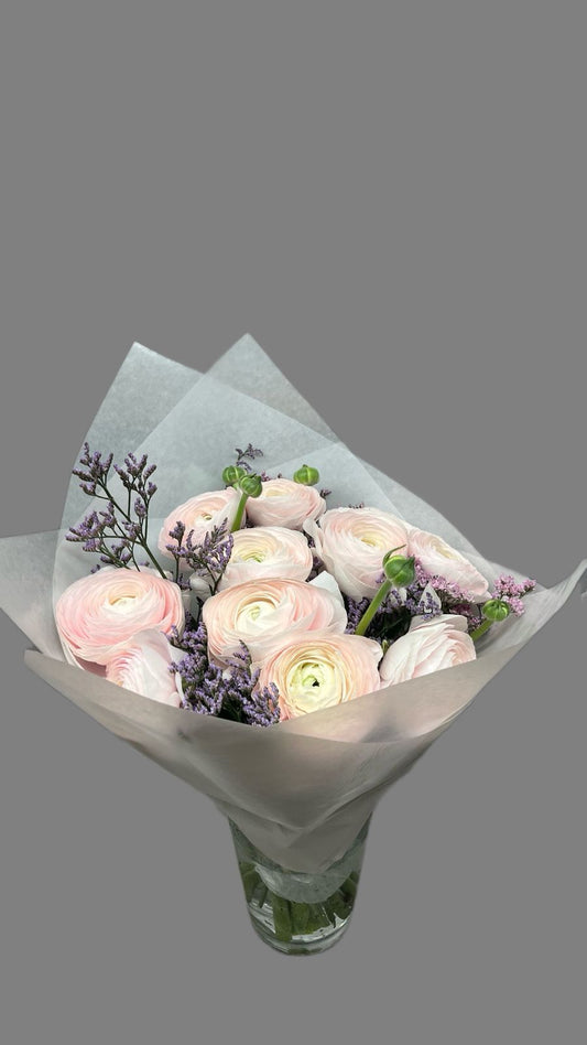 Zarte Eleganz – Ranunkelstrauß